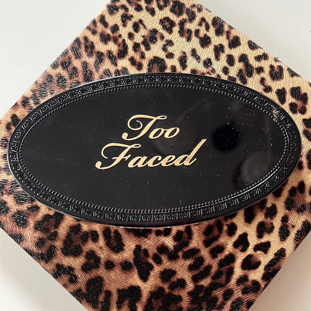 LIKE NEW Too Faced Born This Way Turn Up The Light Highlighting Palette in Light
